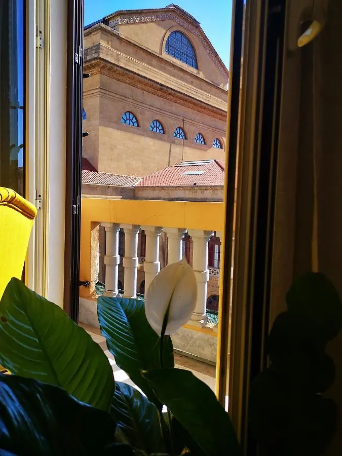 *** Guest house All'Ombra Del Massimo Palermo Italy